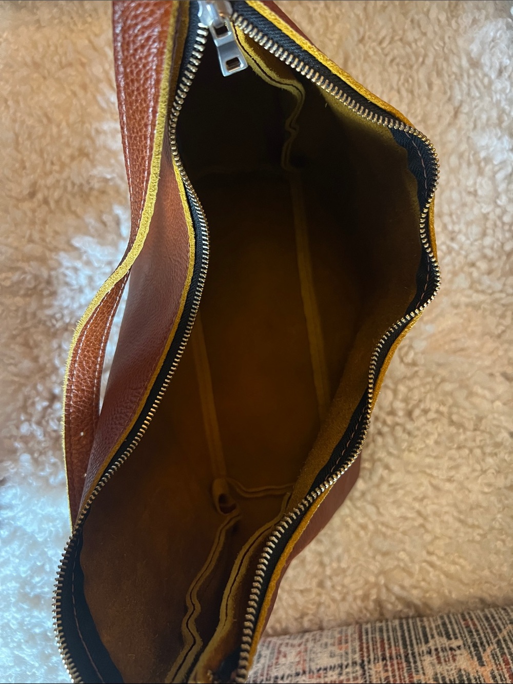Portland Leather Aspen Shoulder Bag - Large - Picture 5 of 8